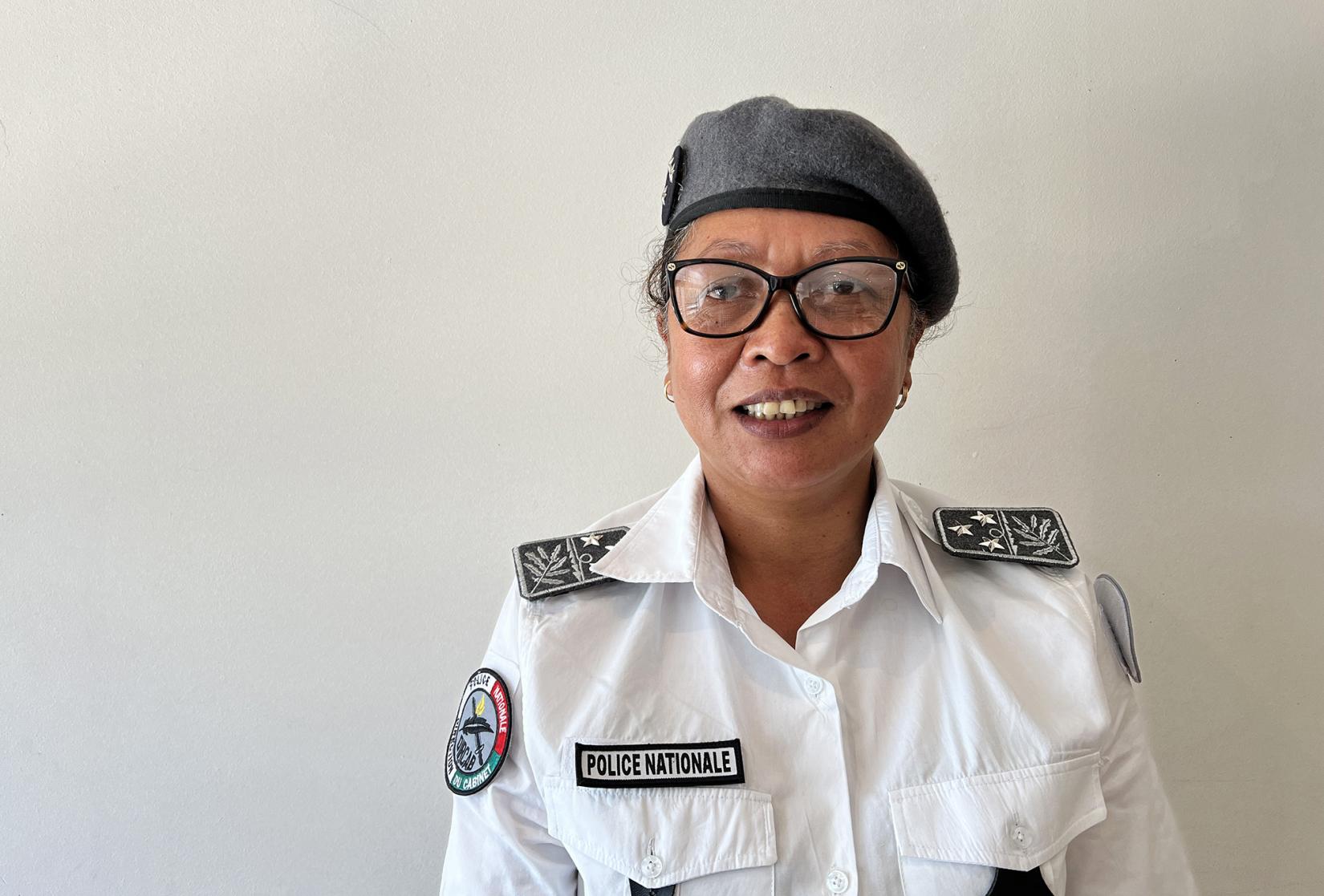 La commissaire Aina Randriambelo, Commissaire en chef de la police de Madagascar.