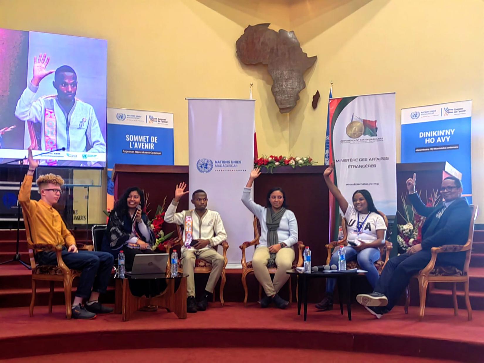 Les membres du panel lors de la journée national  de plaidoyer, d'information, de sensibilisation et de mobilisation autour du Sommet de l'Avenir