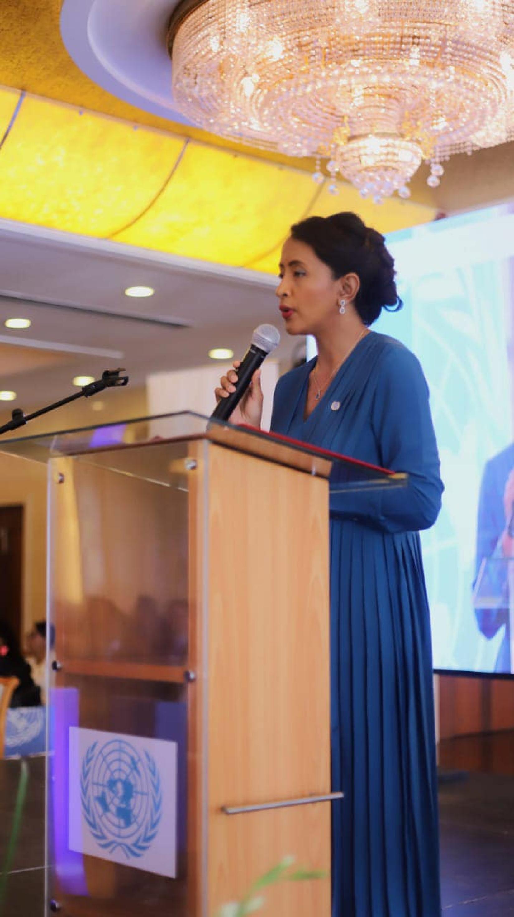 Madame Rasata Rafaravavitafika, lisant son discours lors de la célébration de la Journée des Nations Unies